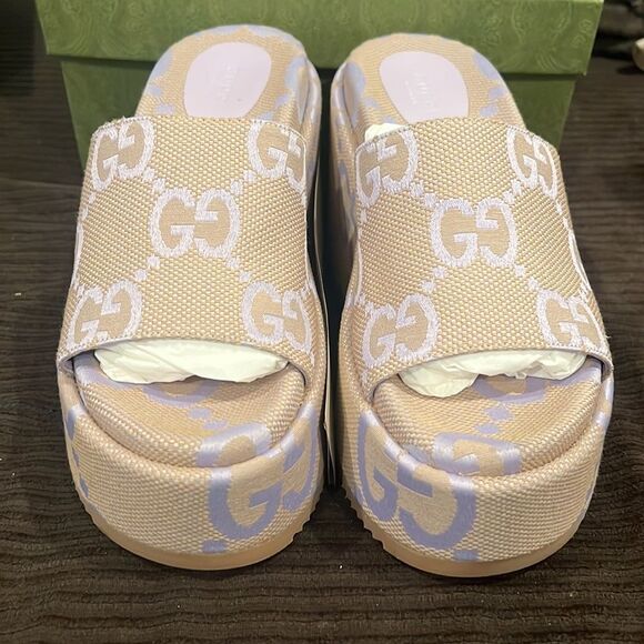 Brand new gucci sandals with box multiple sizes aval - Picture 3 of 6